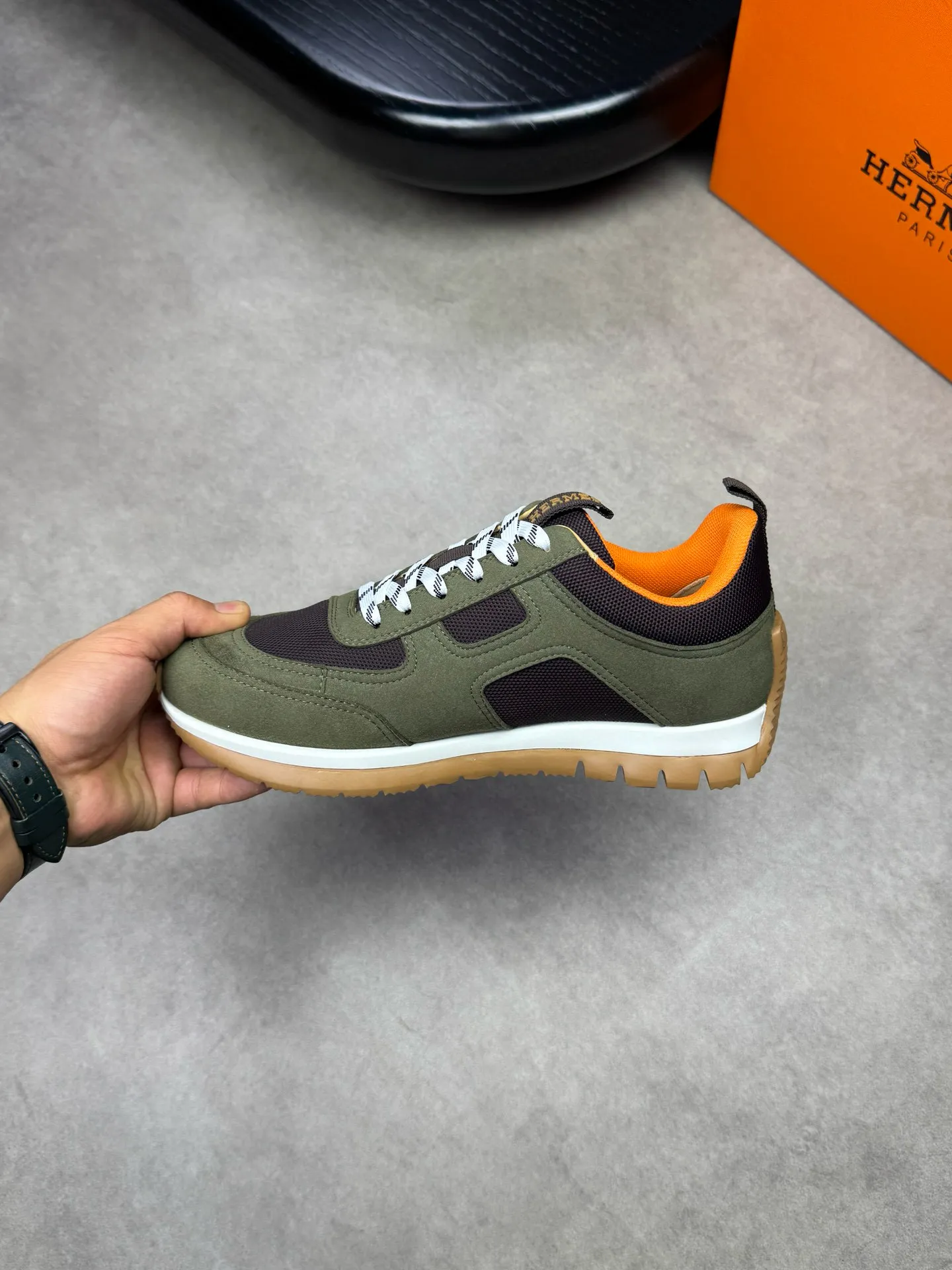 [HERMES] Hermès men's shoes 💰680💰 - high-end quality original items 🔍🔍🔍 casual sports shoes - upper: 🔝 suede environmentally friendly leather, brand high mercerized canvas body with forged ´H´ totem, tongue webbing injection molded brand logo - lining: brand canvas, foot pads; water-dyed cowhide -Outsole: ultra-light T men's shoes 💰U foam; two-color molded outsole -Ultra-high quality control, fine workmanship: highlighted (high-end, extravagance, grade) -Size: 39-44 (38, 45, can be customized)
